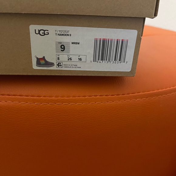 UGG T Hamden II Boot Little Kids BNIB - Picture 4 of 4